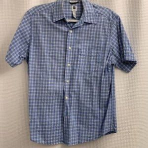 GAP Men’s button down short sleeve shirt